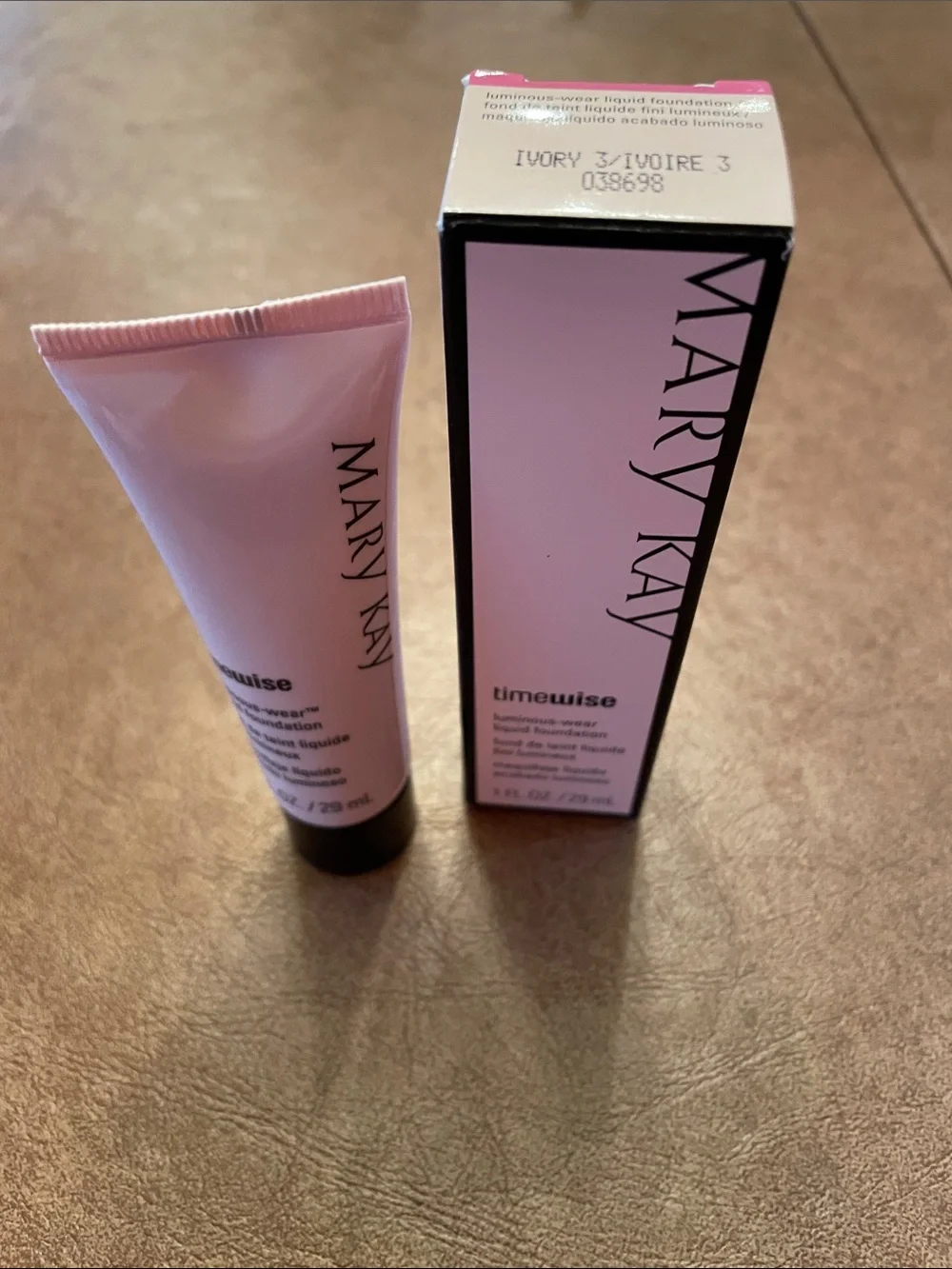 Mary Kay Discontinued TimeWise Luminous-Wear Foundation -Ivory 3 New